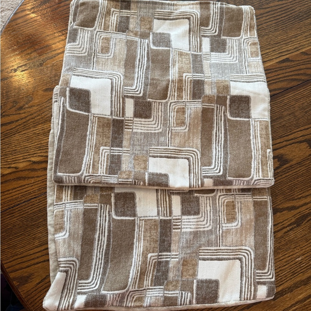 Roundhill Nexus Geometric Sham Pillow Cases - Picture 3 of 6